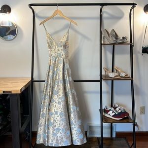 Metallic embroidery dress size 9/10